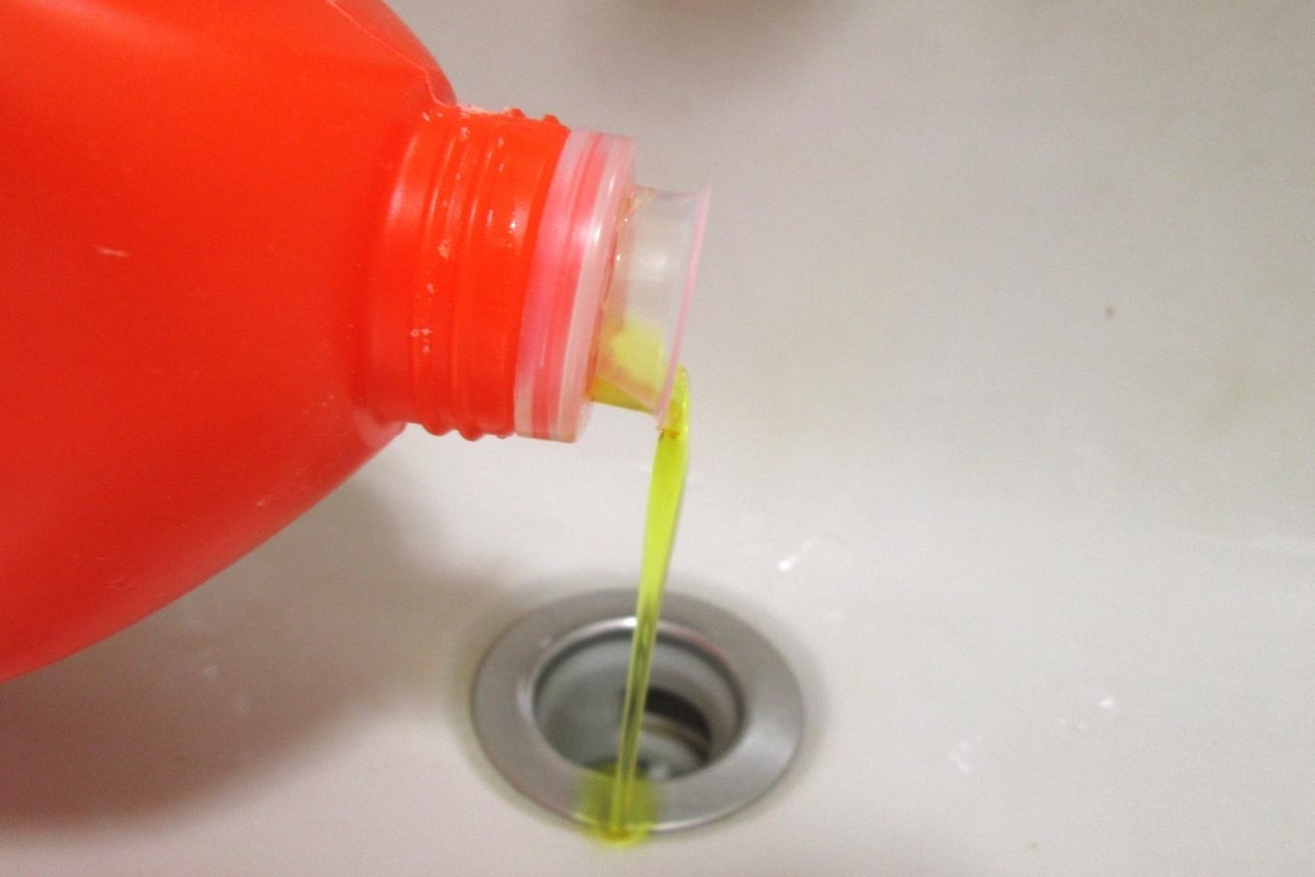 How Commercial Drain Cleaners Damage Pipes, Health, And The Environment